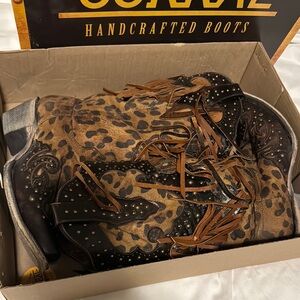 Corral Handcrafted Boots Sz 9 Leopard Print